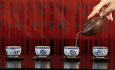 饮茶文化中的敬茶礼仪（敬茶饮茶礼仪教案）